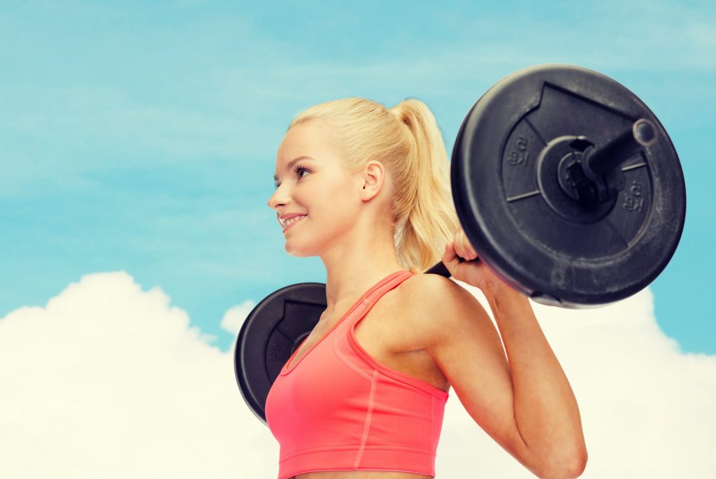 Πώς να χάσετε κιλά σηκώνοντας βάρη; Ειδικοί απαντούν