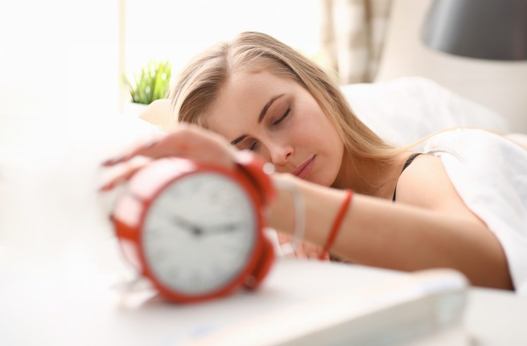 Φλεγμονή: 6 πράγματα που μπορείτε να κάνετε μόνο το πρωί για να τη μειώσετε