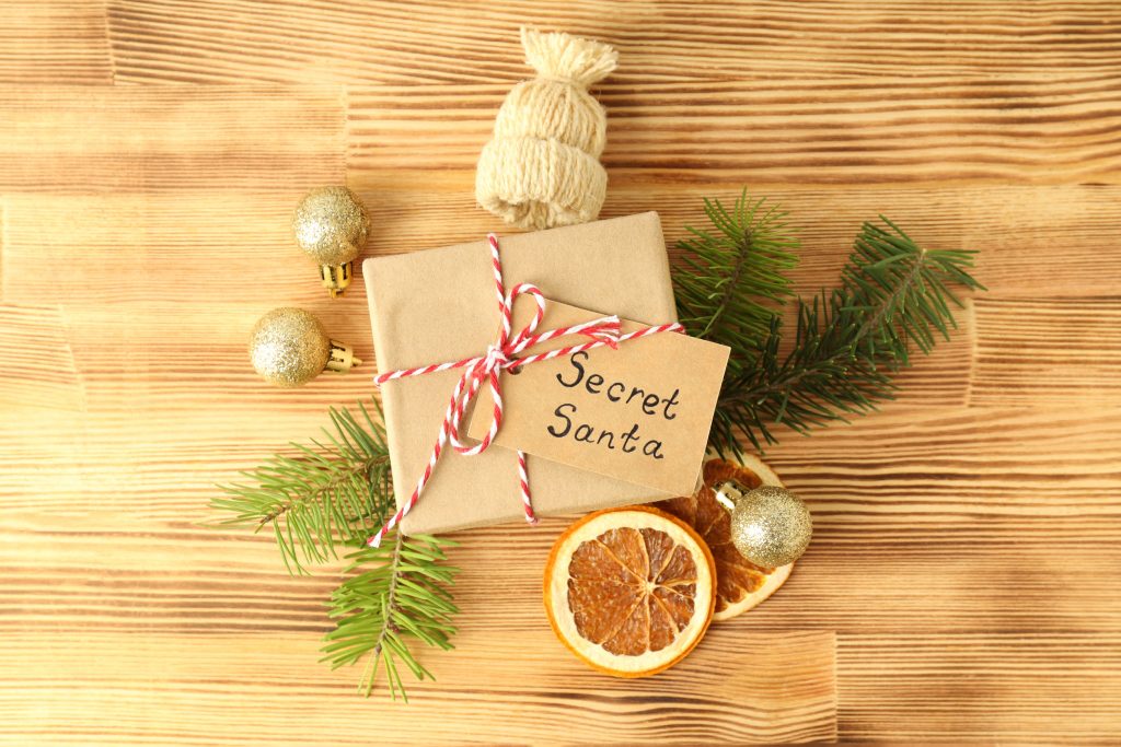 Secret Santa στο γραφείο: Ποια δώρα δεν πρέπει με τίποτα να επιλέξετε