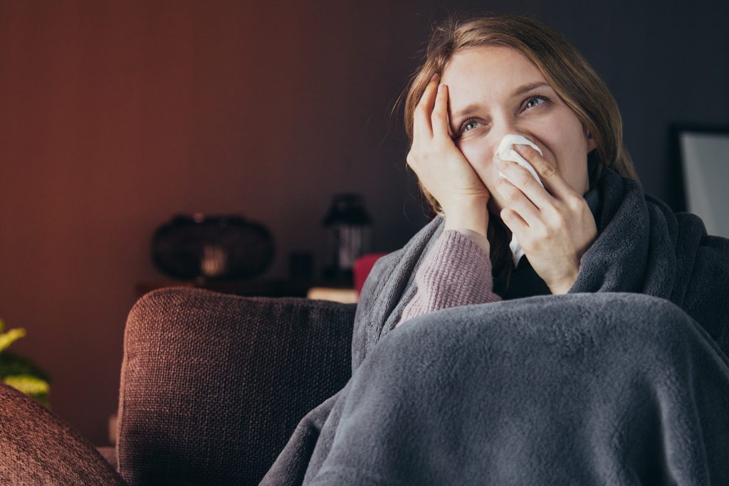 Γιατί βουλώνει η μύτη το βράδυ; Ειδικός του Cleveland απαντά τι να κάνουμε
