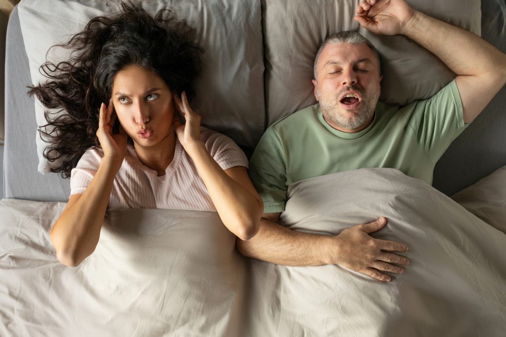 Πότε το χρόνιο ροχαλητό να αποτελέσει ένδειξη κινδύνου για την καρδιά; Τι λένε οι ειδικοί