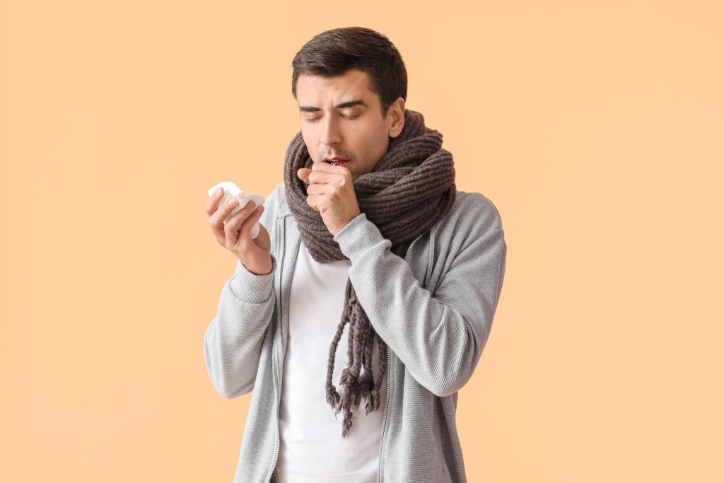 Πώς να αντιμετωπίσετε τον βήχα που επιμένει, σύμφωνα με το Cleveland