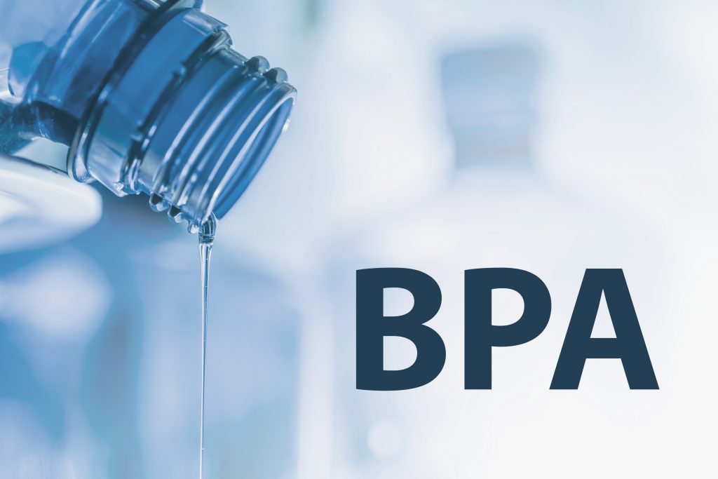 BPA: Κοινή ουσία που βρίσκεται στα πλαστικά κάνει τις γυναίκες αρρενωπές και τους άνδρες θηλυπρεπείς