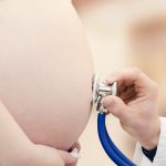 Πώς επηρεάζει η ηλικία την υγεία της εγκυμοσύνης;