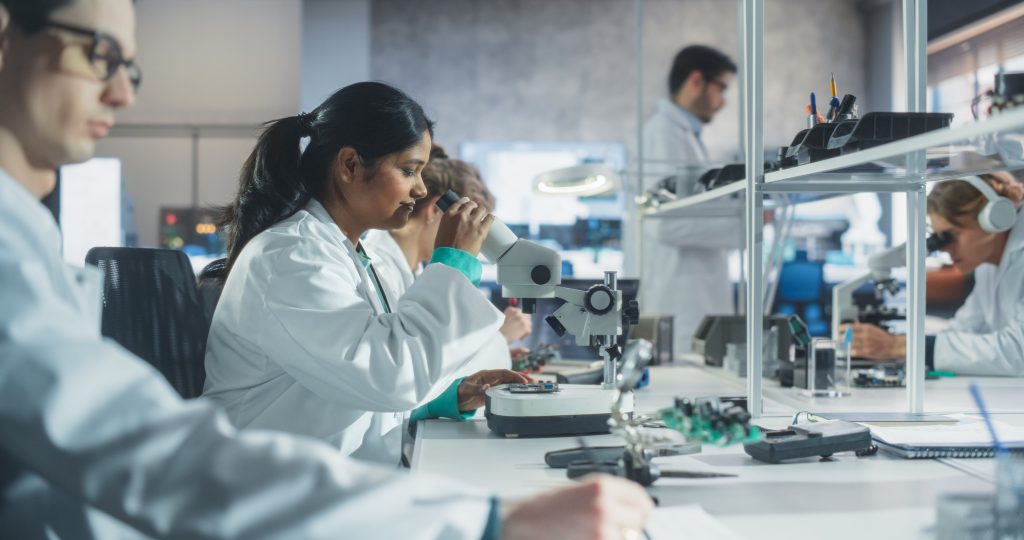 Κορυφαίοι επιστήμονες από όλο τον κόσμο ενώνουν δυνάμεις ενάντια στον καρκίνο – Ελπίδες για οριστική θεραπεία