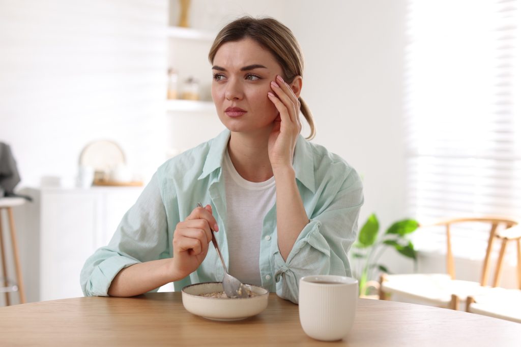 Το ύπουλο σύμπτωμα όταν τρώμε που μπορεί να σχετίζεται με τον καρκίνο του οισοφάγου