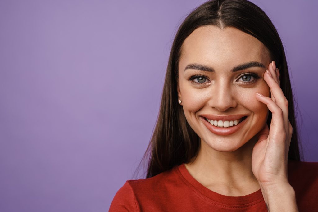 Πώς να ξεφορτωθείτε τις σακούλες κάτω από τα μάτια – Tips που δουλεύουν