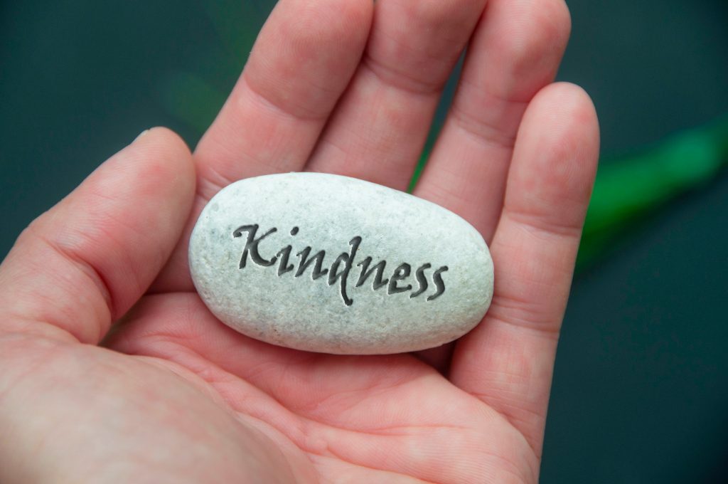 Μήπως δείχνετε υπερβολική καλοσύνη; 7 περιπτώσεις που μπορεί να σας βλάψει