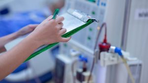 Καταγγελία νεφροπαθών για «λουκέτο» στη Μονάδα Τεχνητού Νεφρού Αίγινας