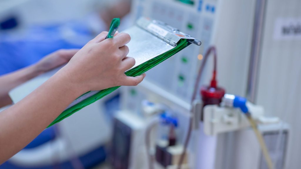 Καταγγελία νεφροπαθών για «λουκέτο» στη Μονάδα Τεχνητού Νεφρού Αίγινας