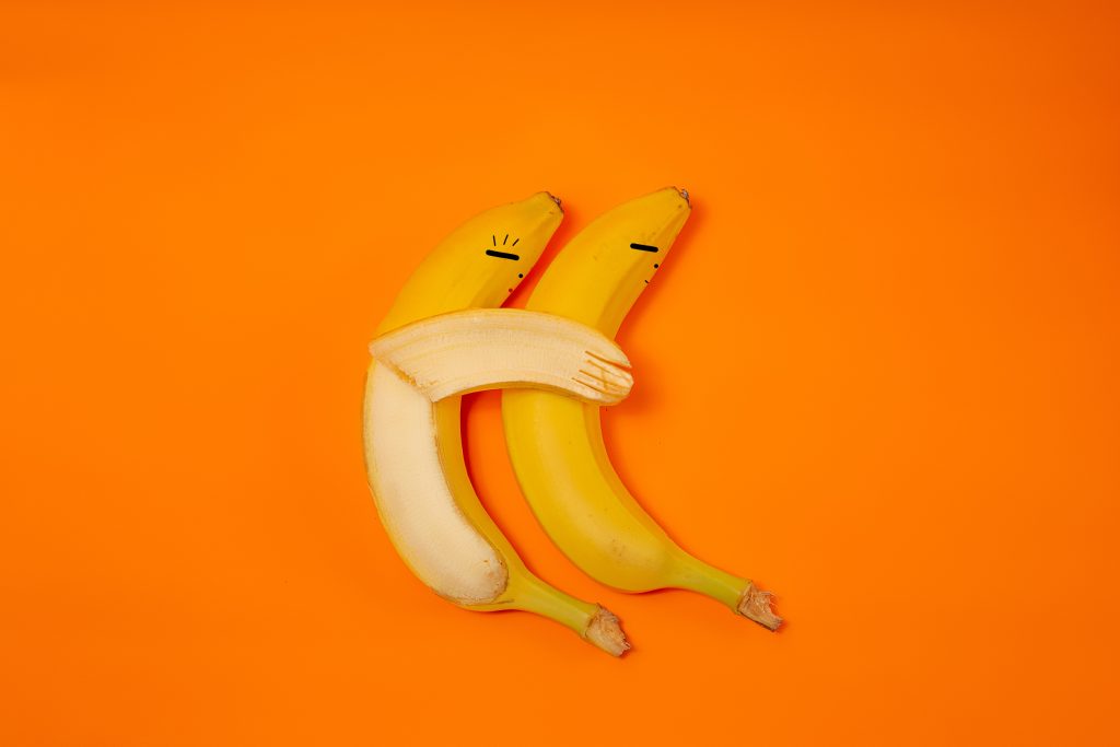 Αϋπνία: Το κόλπο με τη βραστή μπανάνα που θα σας βοηθήσει να κοιμηθείτε μέσα σε 30 λεπτά