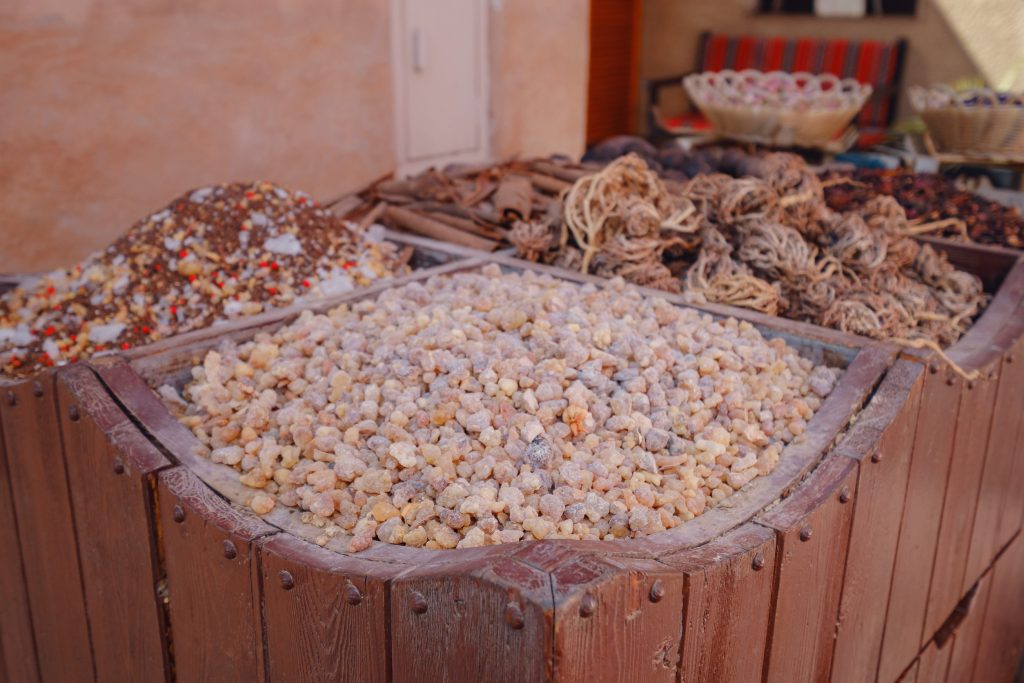 Η ρητίνη από το δένδρο της Λευκοθόης που έχει αντικαρκινικές ιδιότητες και μπορεί να ανακουφίσει από τα συμπτώματα της αρθρίτιδας