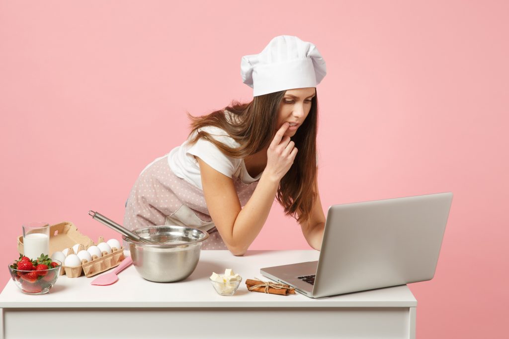 Η μέθοδος μαγειρέματος που οι ογκολόγοι μας προειδοποιούν να σταματήσουμε αμέσως – Ποιοι κίνδυνοι υπάρχουν