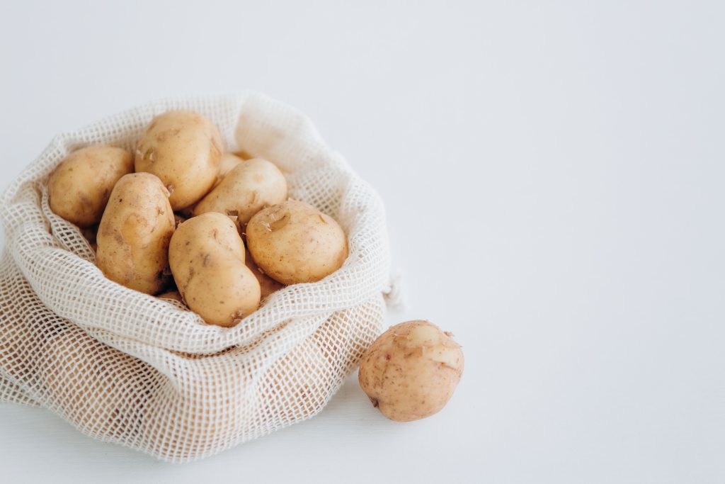 Ο καλύτερος τρόπος για να αποθηκεύετε τις πατάτες – Δεν θα βγάζουν ρίζες