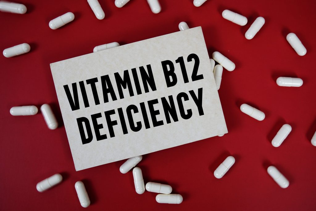 Πόνος στη γλώσσα: Πότε μπορεί να είναι σύμπτωμα έλλειψης Β12