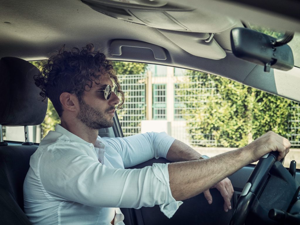 Τι αποκαλύπτει το στυλ οδήγησης σας για τη σεξουαλική σας ζωή