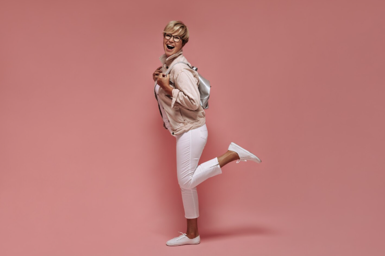 Απώλεια βάρους μετά τα 40: Πόσα λεπτά περπάτημα μειώνουν το λίπος – Τι προτείνουν οι ειδικοί