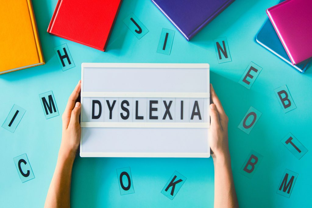 Δυσλεξία: Τα 3 σιωπηρά σημάδια στη συμπεριφορά που δεν σχετίζονται με το σχολείο