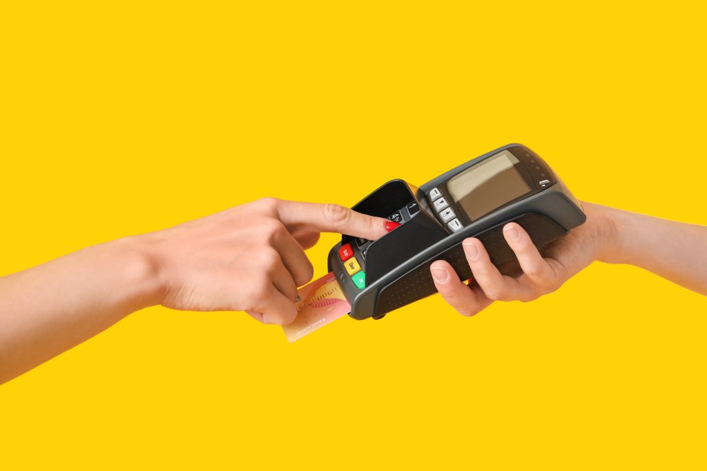 Ο κανόνας των δύο ερωτήσεων που μπορεί να σας εξοικονομήσει άμεσα χρήματα