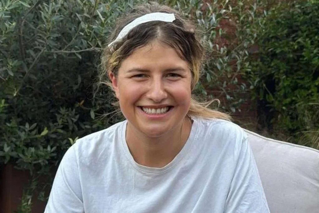 Φοιτήτρια έπεσε από σκάλες και ανακάλυψε τυχαία έναν όγκο στον εγκέφαλο: «Νόμιζα ότι ήταν διάσειση»