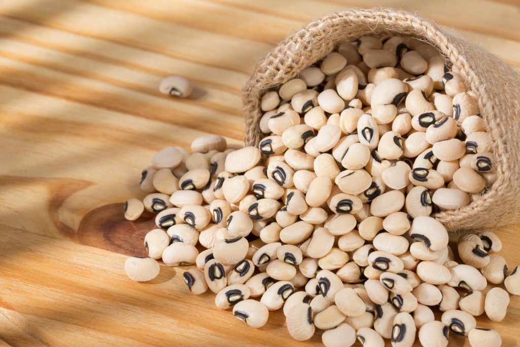 Το όσπριο της καλής τύχης που μπορεί να ρίξει τη χοληστερίνη και να ενισχύσει την όραση