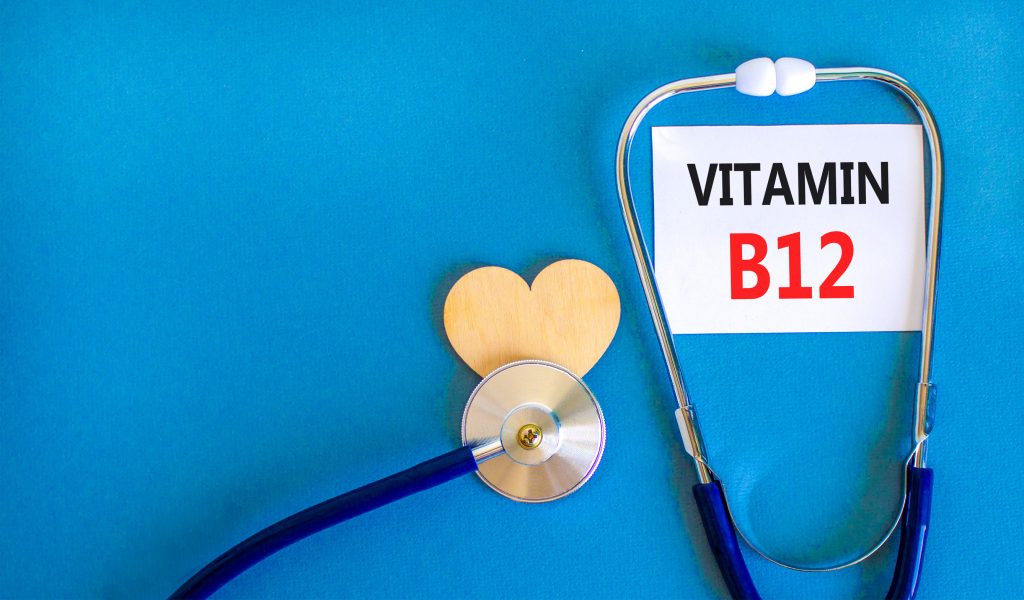 Νιώθετε «μυρμήγκιασμα» ή έχετε ωχρή όψη; Πότε μπορεί να είναι έλλειψη βιταμίνης Β12