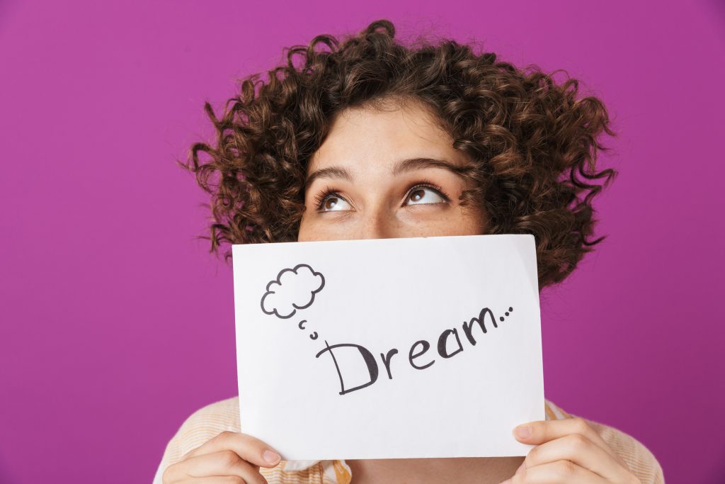 Όνειρα: Γιατί μερικοί τα θυμούνται ενώ άλλοι τα ξεχνούν αμέσως – Τι σημαίνει