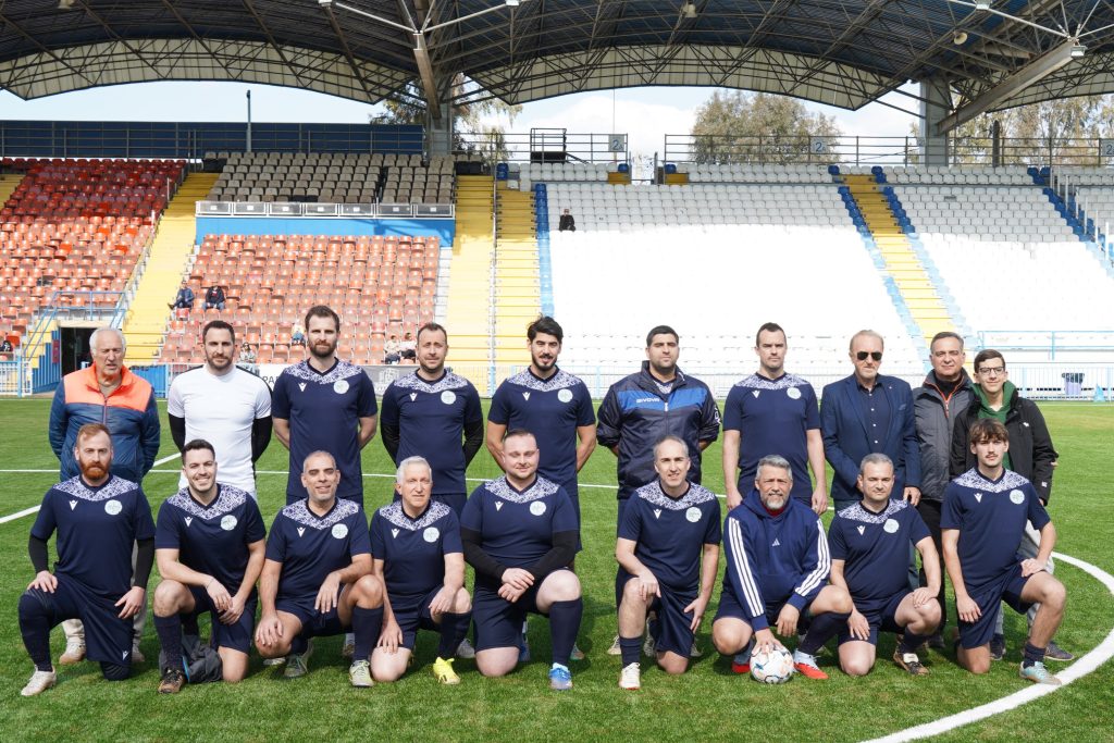 Φιλανθρωπικός ποδοσφαιρικός αγώνας μεταξύ του ΙΣΑ και Βετεράνων του Απόλλωνα