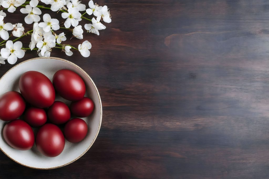 Βουργουνδί: Τι συμβολισμούς κρύβει το κόκκινο χρώμα του Πάσχα