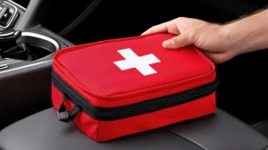 Νέοι κανόνες για το φαρμακείο αυτοκινήτου- Τι πρέπει υποχρεωτικά να περιέχει