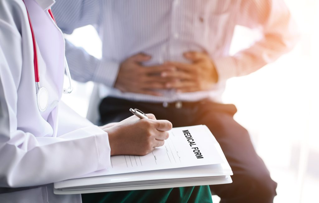 Αιμορροΐδες: Γιατί εμφανίζονται, ποια είναι τα συμπτώματα και πώς αντιμετωπίζονται