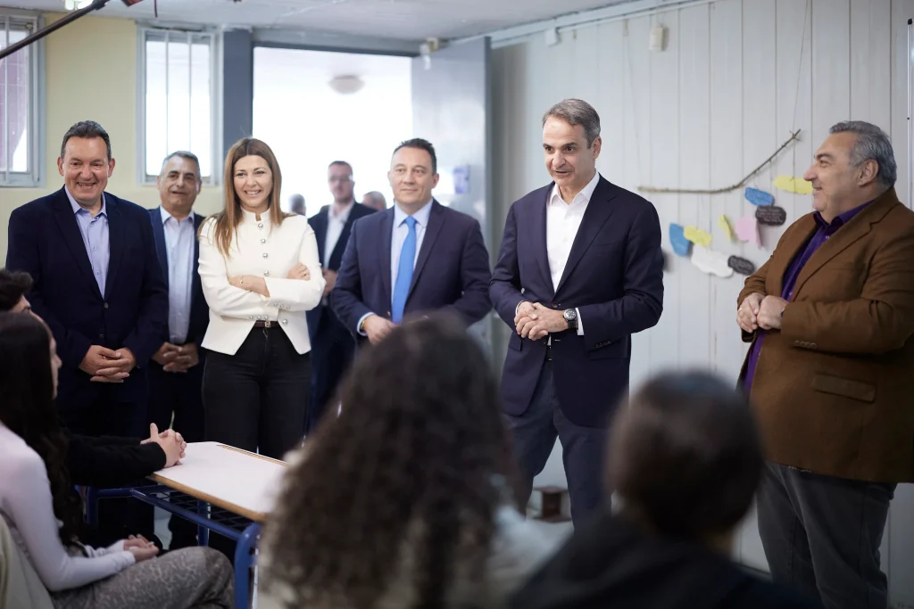 Επενδυτική «έκρηξη» στη φαρμακοβιομηχανία: Επίσκεψη του Κυριάκου Μητσοτάκη στην Τρίπολη