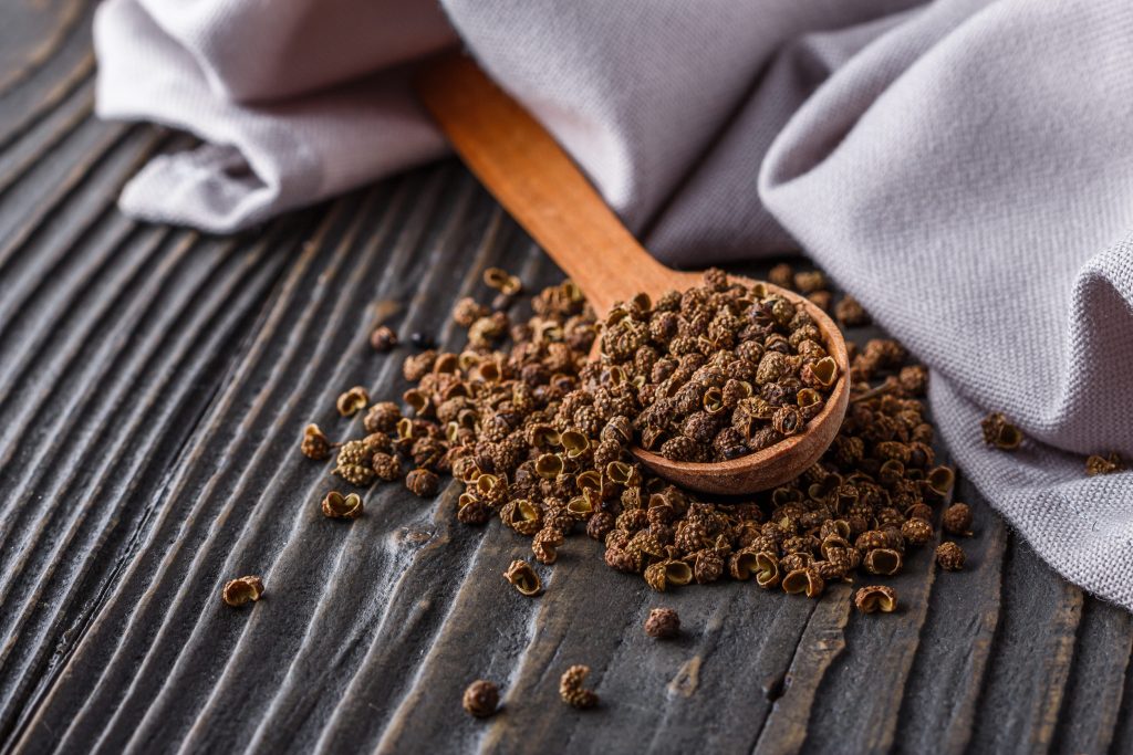 Το αρχαίο μπαχαρικό της Κίνας που μπορεί να βελτιώσει το μικροβίωμα του εντέρου και να μειώσει τον πόνο