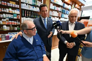 Άδωνις Γεωργιάδης: Επίσκεψη σε ιδιωτικό φαρμακείο για τη διάθεση Φαρμάκων Υψηλού Κόστους