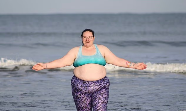 Η συγκλονιστική εξομολόγηση μιας plus-size personal trainer που υπέστη bullying: «Για πρώτη φορά αγαπώ το σώμα μου»