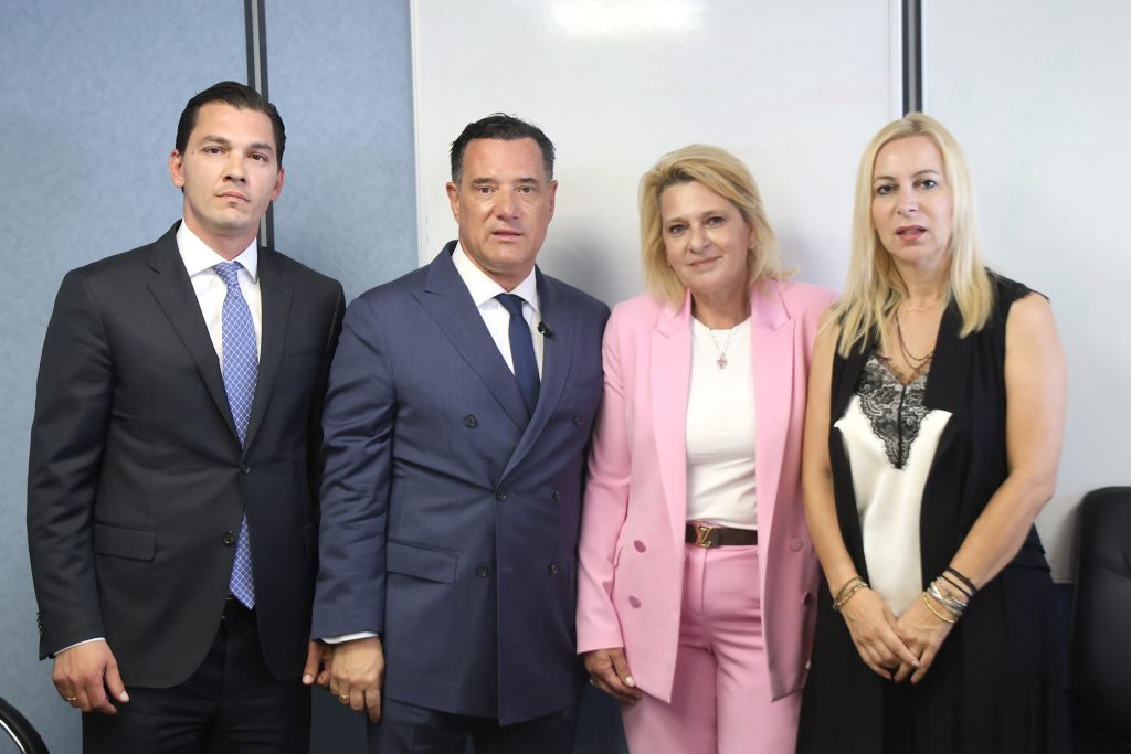 ΕΟΠΥΥ: Παρέδωσε η Θεανώ Καρποδίνη, ανέλαβε ο Αθανάσιος Ζαμάνης