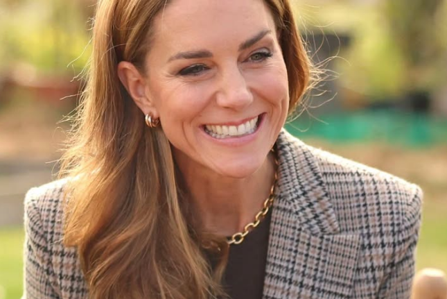 Η πριγκίπισσα Kate αποχαιρετά το πιο δημοφιλές χτένισμα των τελευταίων ετών – Το νέο trend που επιλέγει